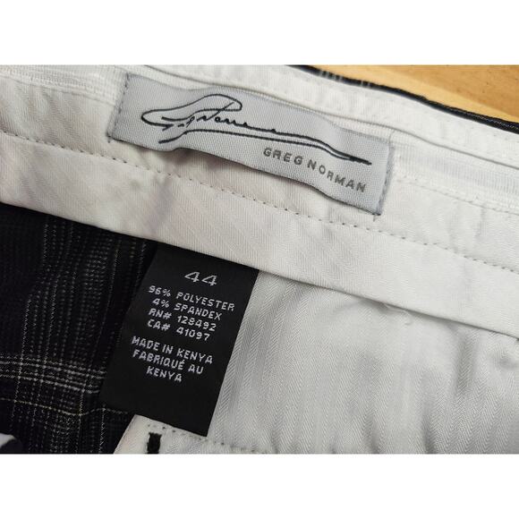 Greg Norman Mens Chino Shorts Golf 44 Black Plaid Cool Wicking - Picture 5 of 6